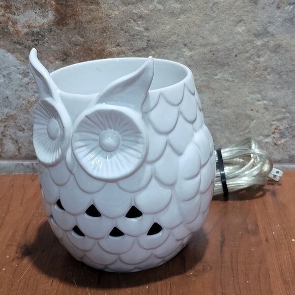 Yankee Candle Scenterpiece Owl Meltcup Warmer Lights Up LED Timer - Picture 7 of 9